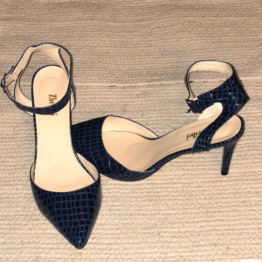Zbeibei Blue mid heeled dress pump. Size 11